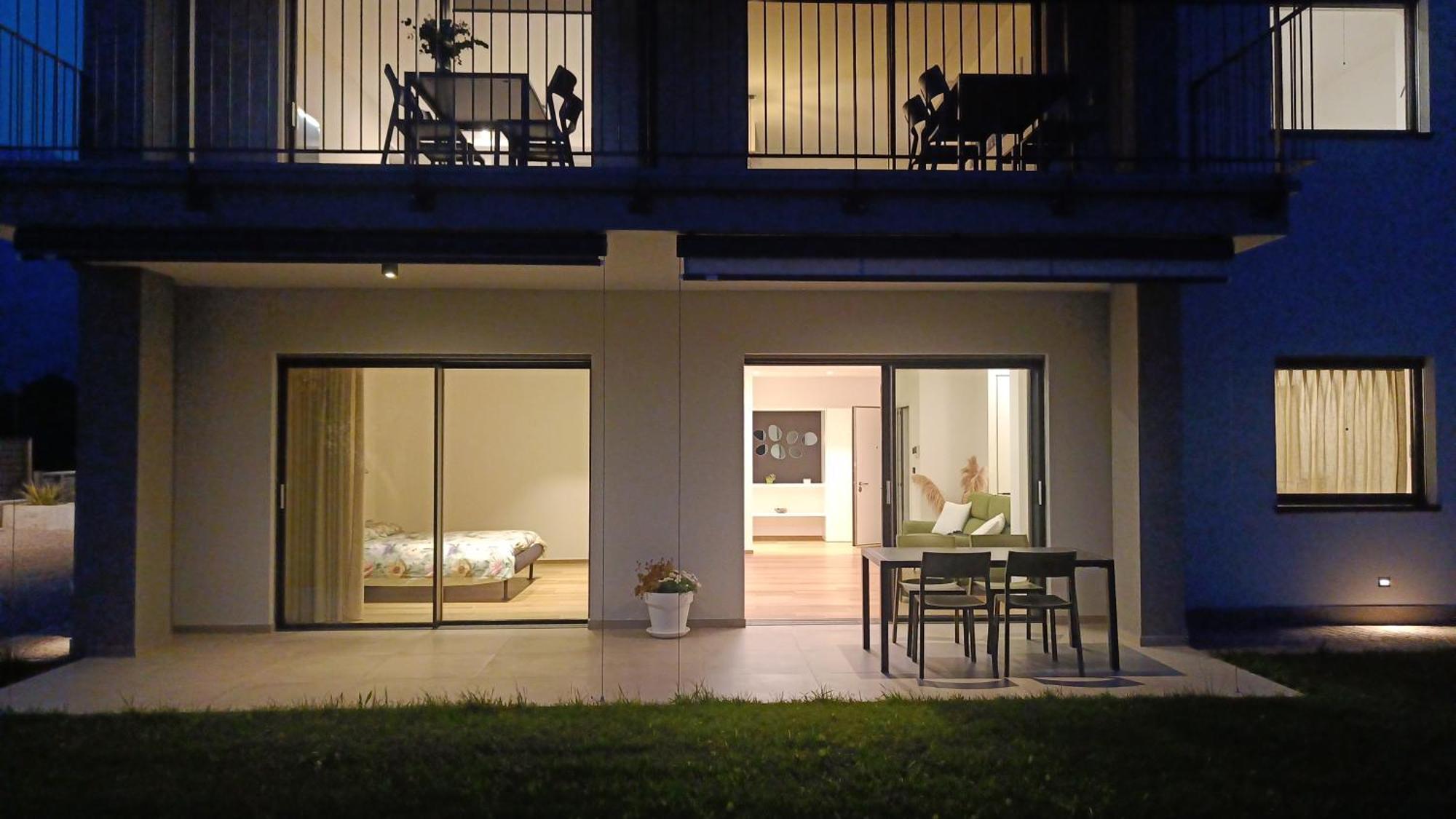 Elvy Garda Living Garden Apartment Riva del Garda Bagian luar foto