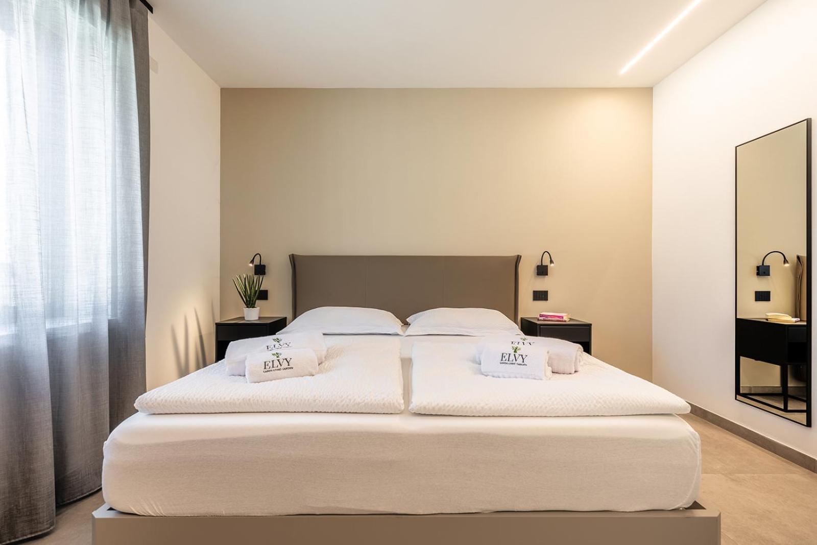 Elvy Garda Living Garden Apartment Riva del Garda Bagian luar foto