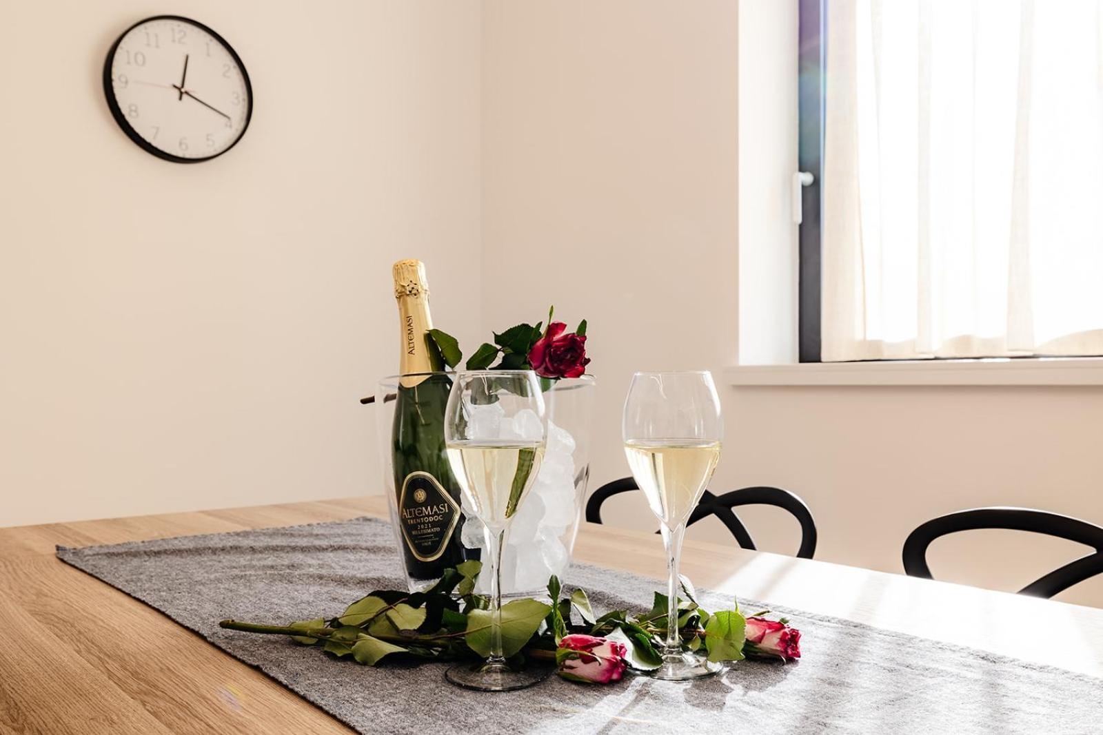 Elvy Garda Living Garden Apartment Riva del Garda Bagian luar foto